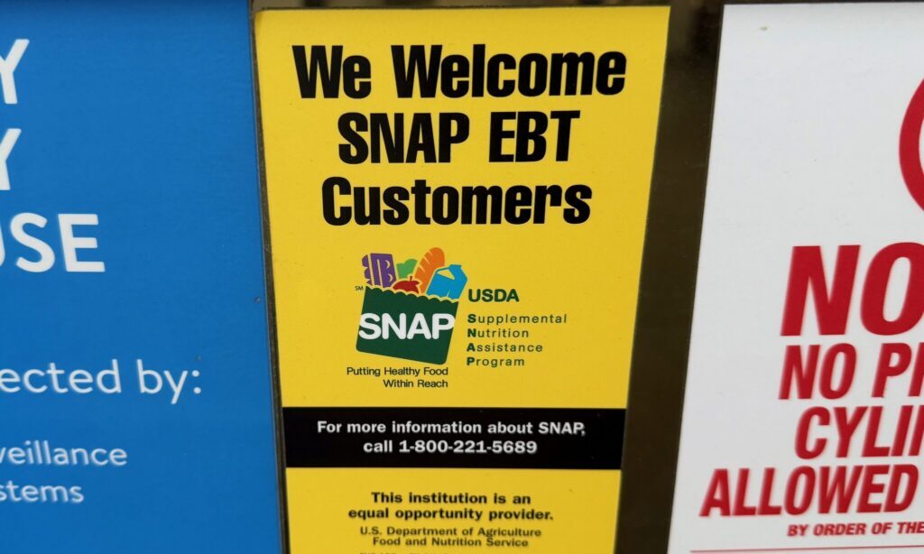 More than 200 American mayors are calling on the federal government to reverse changes that will cost states billions and push millions of people off the national food stamp program. (Photo by Steph Quinn/Missouri Independent)
